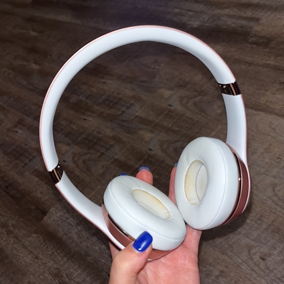 Beats Headphones - On Ear - Picture 4 of 8